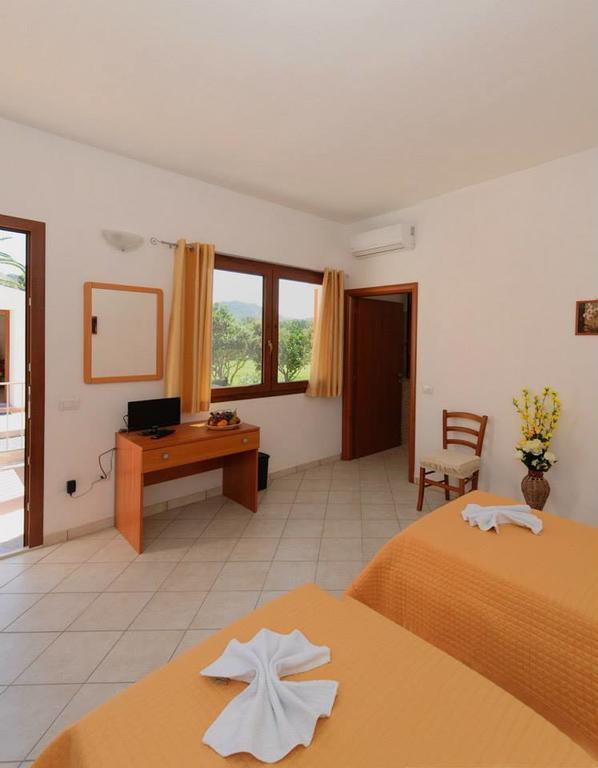 Agriturismo Santa Barbara Sarroch Exterior photo